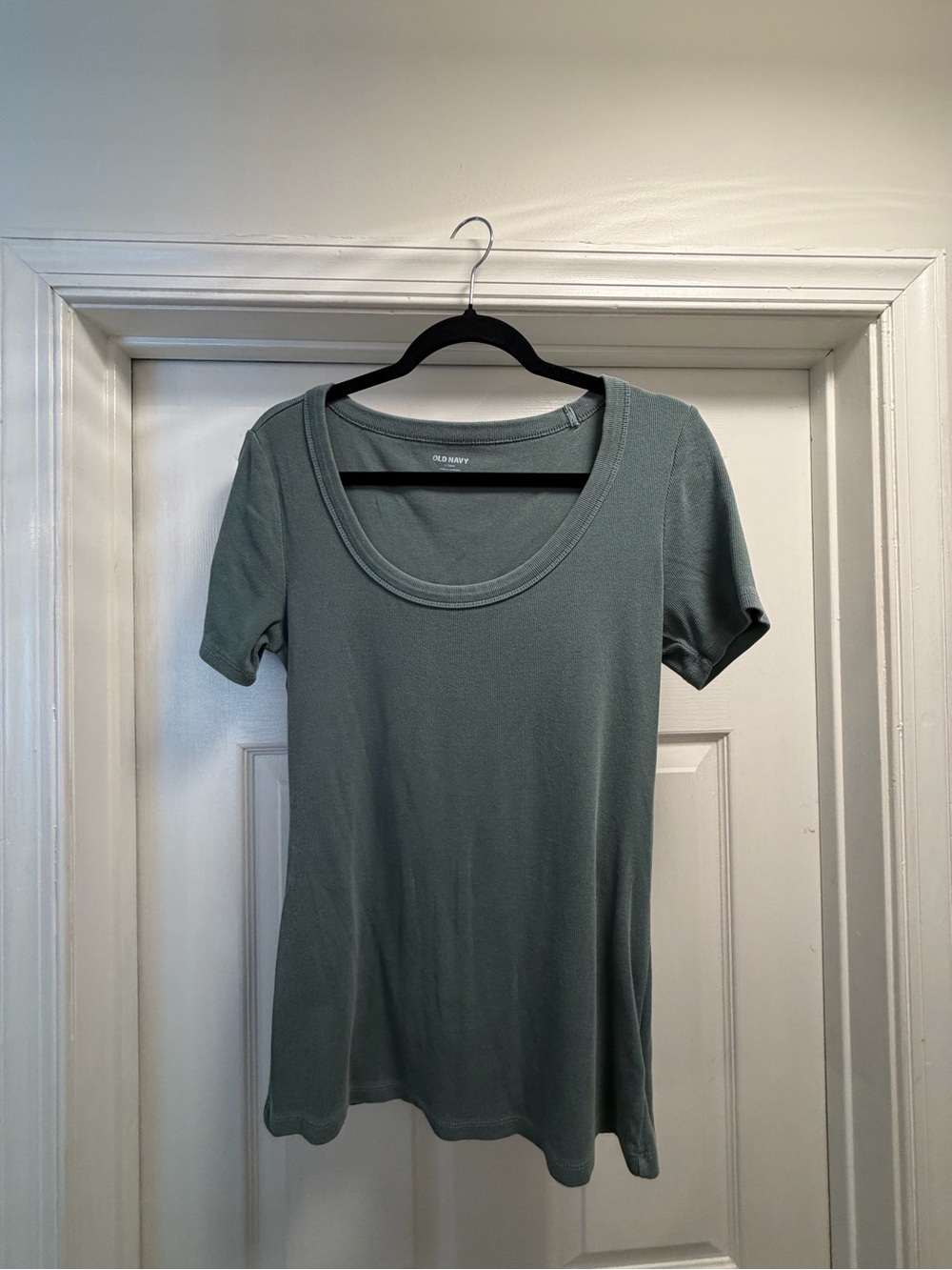Old Navy Women's Scoop Neck Short Sleeve Top in Sage Green